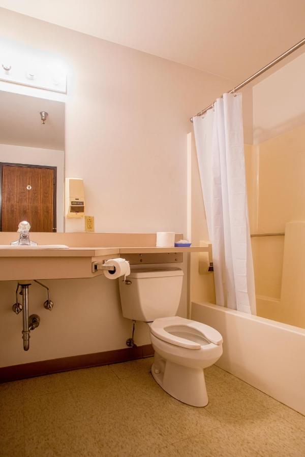 Lafayette Inn Moundsville 外观 照片