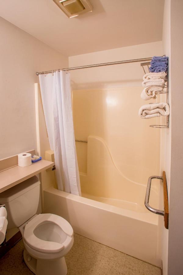 Lafayette Inn Moundsville 外观 照片
